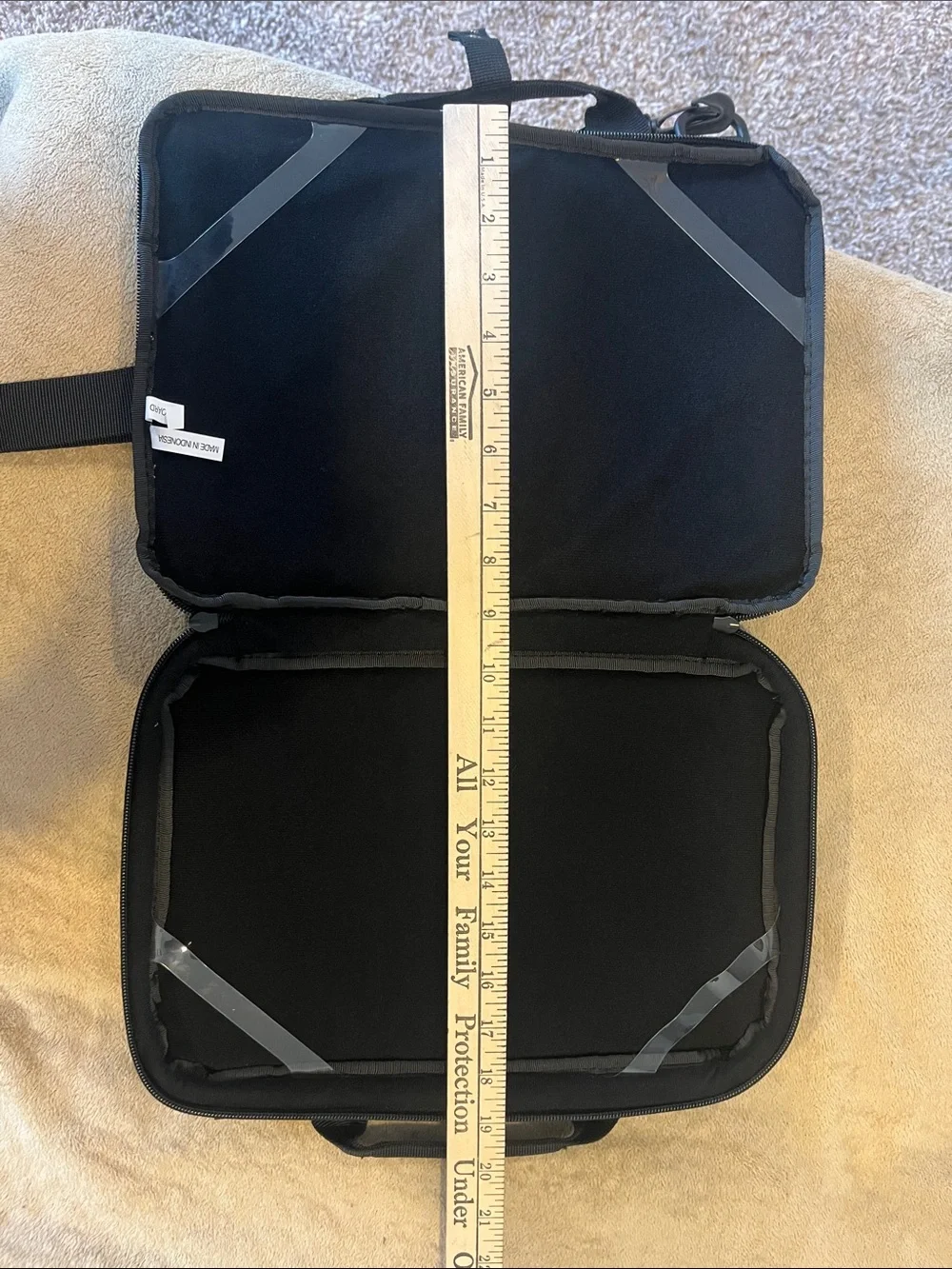 OtterBox Black Laptop Crossbody Organizer Bag